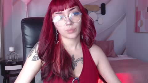 Snapshot of lessboobs_gh chatting on January 11, 12:50 pm Less online show from January 11, 12:50 pm