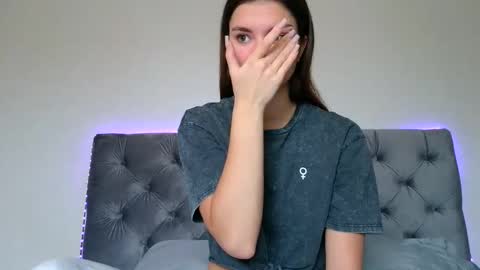 Emily online show from November 4, 8:19 am