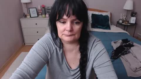 Mary online show from February 19, 5:01 pm