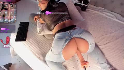 xiara online show from March 13, 8:15 am