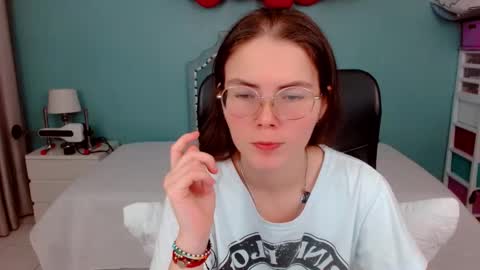 Snapshot of lexalove_doll chatting on October 2, 4:39 am Lexas Room online show from October 2, 4:39 am
