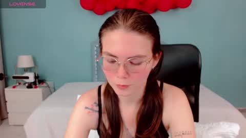 Snapshot of lexalove_doll chatting on September 16, 4:20 am Lexas Room online show from September 16, 4:20 am