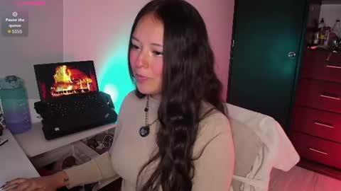 Lexie Thompson   8pm  0000am -5 online show from July 8, 2:03 am