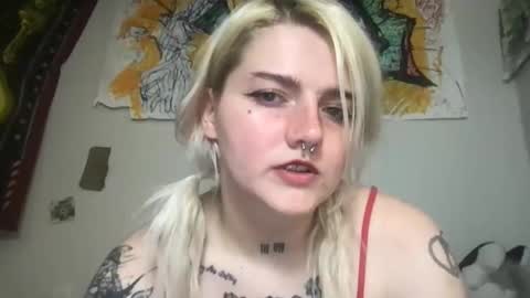 lexilexilune online show from April 30, 1:55 am