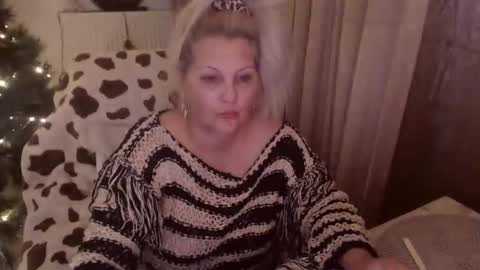 Hannah online show from November 23, 5:03 pm