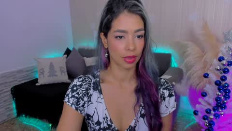 Snapshot of lexy_fox2 chatting on December 16, 4:13 am Lexy online show from December 16, 4:13 am