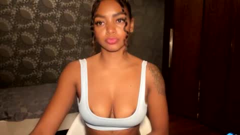 LEXY - Independent account online show from October 31, 12:45 am