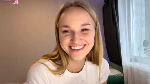 Mia online show from November 24, 12:29 pm