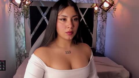 Snapshot of lia_14_ chatting on December 31, 11:31 am Lia online show from December 31, 11:31 am