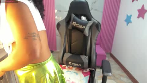 lia_16_ online show from November 11, 11:18 am