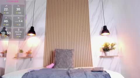 lia_harper_ online show from November 12, 7:56 pm