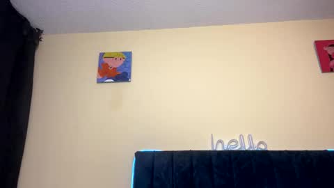 Little Queen Lia  online show from March 9, 2:15 am