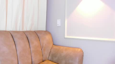 Snapshot of lia_walton__ chatting on January 28, 12:00 pm liz walton online show from January 28, 12:00 pm