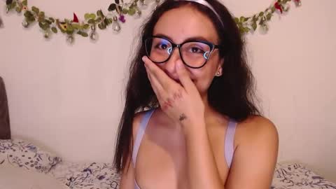   lia  online show from December 2, 10:54 pm