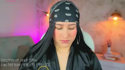 Lia Cox online show from December 2, 3:30 am