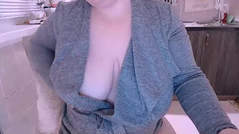 miss Lia  colection for travel online show from October 3, 9:53 pm