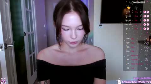 lialilia online show from November 1, 8:29 am