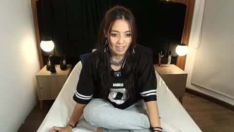 L I A M O N R O E online show from March 6, 12:33 pm