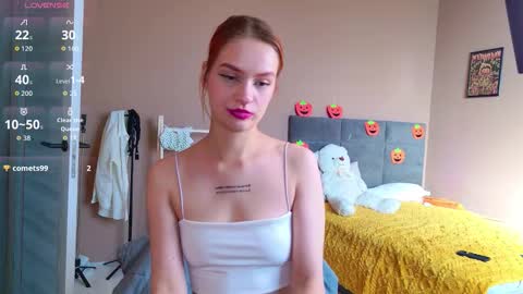 Snapshot of lianagross chatting on October 27, 5:03 am lianagross online show from October 27, 5:03 am