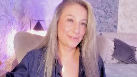 Lian online show from October 21, 7:40 pm