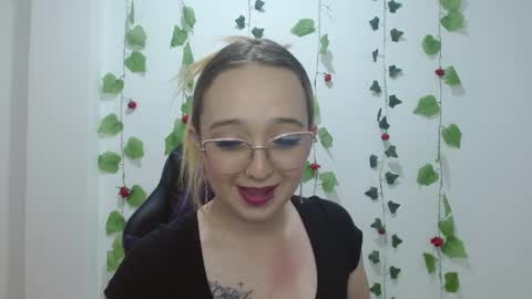 Lia Roberts online show from March 29, 3:27 am