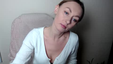 Lia online show from January 17, 1:07 pm