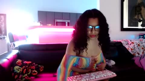 liatalian online show from April 3, 10:41 pm