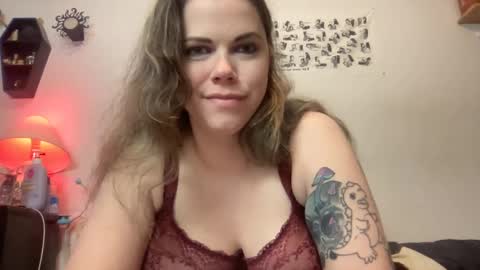 Libby Deetz online show from February 13, 10:34 am