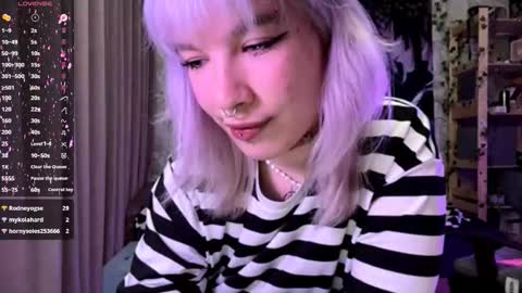 Snapshot of libbynading chatting on October 10, 8:47 pm Lola online show from October 10, 8:47 pm