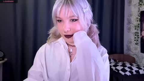 Snapshot of libbynading chatting on October 18, 8:10 pm Lola online show from October 18, 8:10 pm
