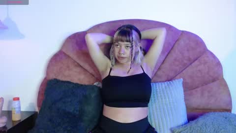 lickpink1_ online show from April 22, 4:09 am
