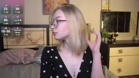 Ann online show from November 12, 8:07 pm