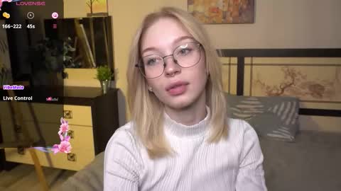 Ann online show from November 20, 9:16 pm