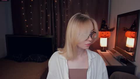 Ann online show from October 29, 7:38 pm