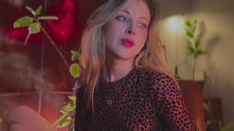  Im online every day except Saturday and Sunday somewhere between 2000 and 0300 UTC3 but its never at the same time  online show from March 21, 7:08 pm