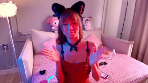 Lihn Pham online show from March 2, 3:28 am