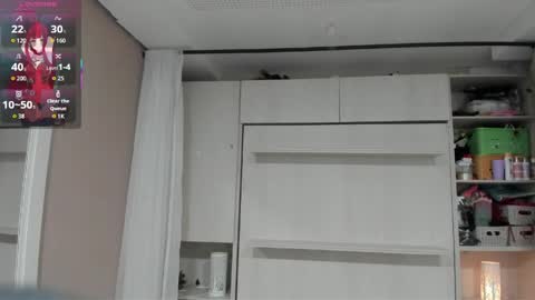         online show from April 6, 11:44 am