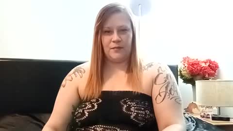 lil_nelli8 online show from March 4, 4:17 am