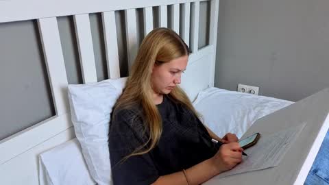 Emma online show from April 9, 5:43 am