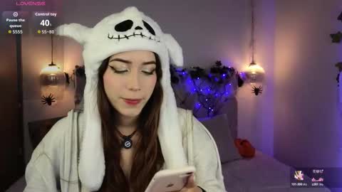 lila_min online show from October 3, 2:55 pm