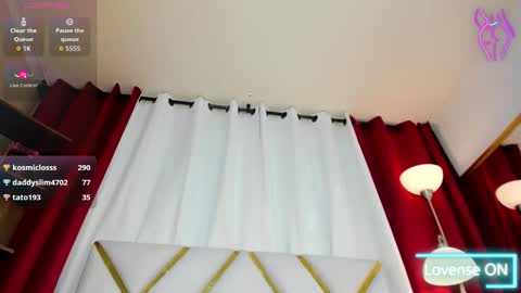 lila_pinky_ online show from April 19, 6:10 pm