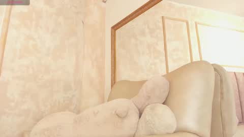 lila bailey  online show from February 27, 8:09 pm