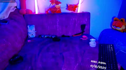 Snapshot of lilac_night chatting on October 11, 1:14 pm Jen online show from October 11, 1:14 pm