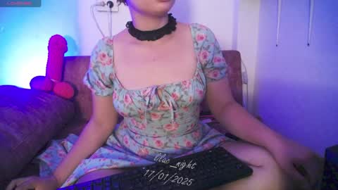 Snapshot of lilac_night chatting on January 17, 10:44 am Jen online show from January 17, 10:44 am