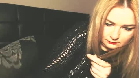 Snapshot of lilada27 chatting on January 21, 6:23 pm lila online show from January 21, 6:23 pm