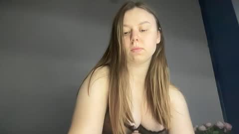 Snapshot of lilae37yis chatting on October 19, 4:53 pm Lily online show from October 19, 4:53 pm