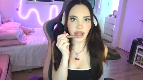 lilbina online show from November 11, 4:08 am