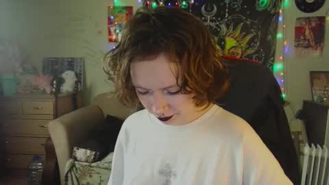 Snapshot of lileyfoxxx chatting on September 15, 10:45 am Lil online show from September 15, 10:45 am
