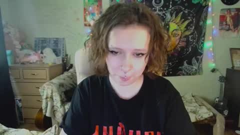 Snapshot of lileyfoxxx chatting on October 7, 10:19 am Lil online show from October 7, 10:19 am