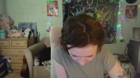 Snapshot of lileyfoxxx chatting on October 1, 2:22 pm Lil online show from October 1, 2:22 pm